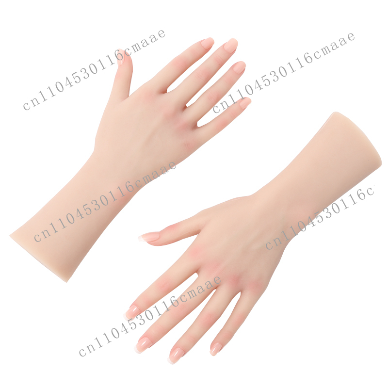 Modello di mano femminile in s - Used Jewelry Watches recensione e prezzo